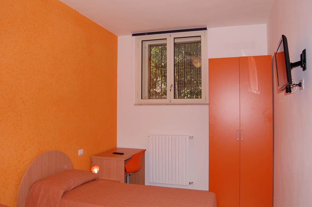 B&B Fenix Trani Rom bilde